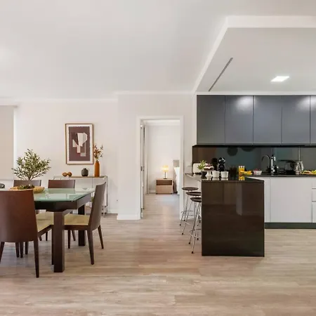 Апартаменты Sunlit With Balcony & Atlantic Views