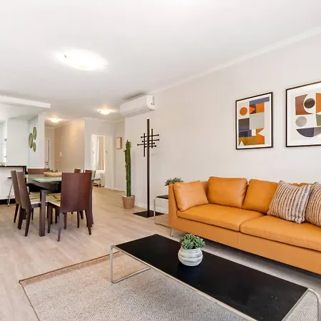 Апартаменты Sunlit With Balcony & Atlantic Views